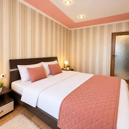 Rose Cream Cozy 1bedroom In Burgas City