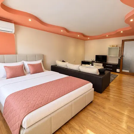 Rose Cream Cozy 1bedroom In Apartment Burgas City