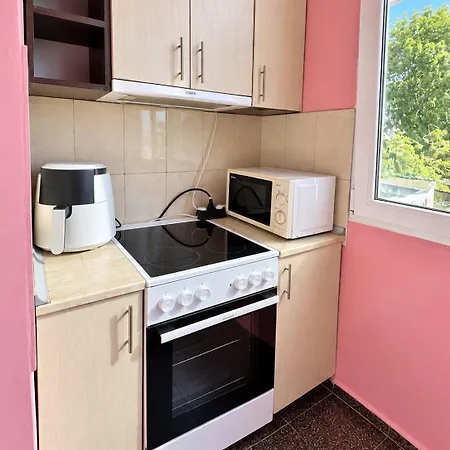Rose Cream Cozy 1bedroom In Burgas City