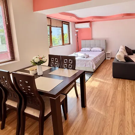 Apartment Rose Cream Cozy 1bedroom In Burgas City